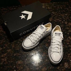 NWT!! - Converse - White - Leather - Platform Lift - Women’s Size 8.0